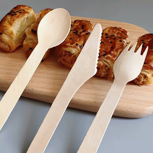 木製湯匙與餐具組